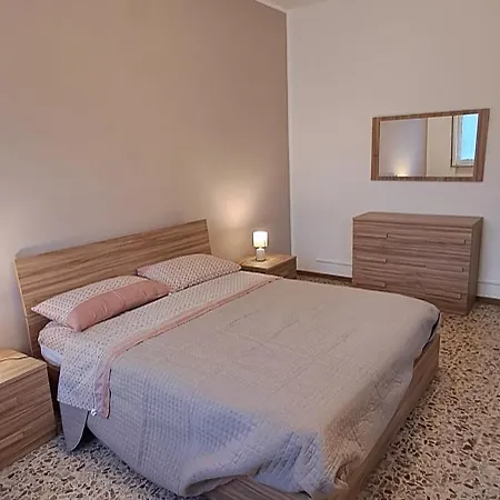 Notte Novarese - Minimal Lägenhet Novara